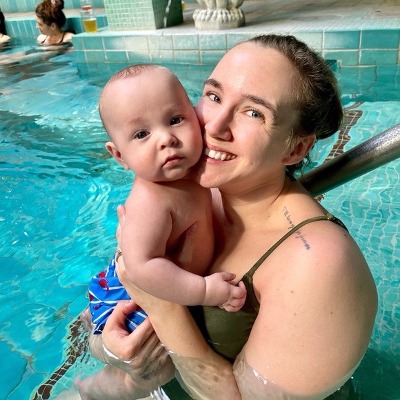 Meet your Posher, Kendra - Picture 3 of 4